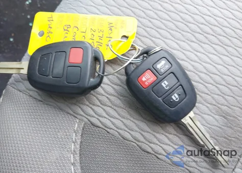 2018 Toyota Corolla Le z USA, uszkodzony, nr VIN 2T1BURHE0JC978684